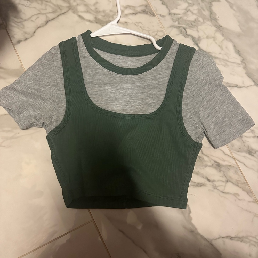 Lululemon cropped tee. Size 2. Great condition